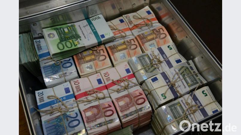 Derr Haushalt 2021 ist im ersten Entwurf geschnürt. Der Kreisentwicklungsausschuss debattiert nur kurz über sein Budget. Bild: Petra Hartl