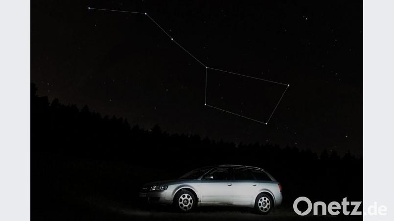 Im Sommer fotografiert Katrin Pasieka-Zapf gerne die Sterne und die Milchstraße. Einmal parkte sie ihren Kombi unterhalb des Großen Wagens. Bildmontage: kaz