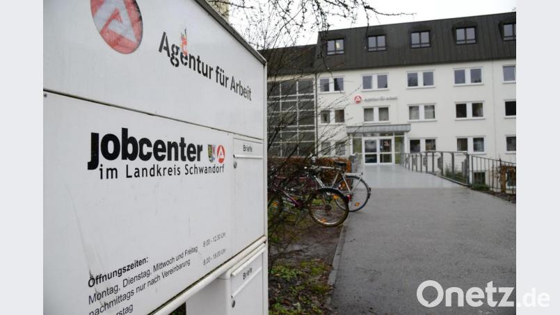 Rund 2900 Personen waren im März im Bezirk der Arbeitsagentur Schwandorf gemeldet. Die Arbeitslosenquote liegt damit bei 3,7 Prozent. Bild: Petra Hartl