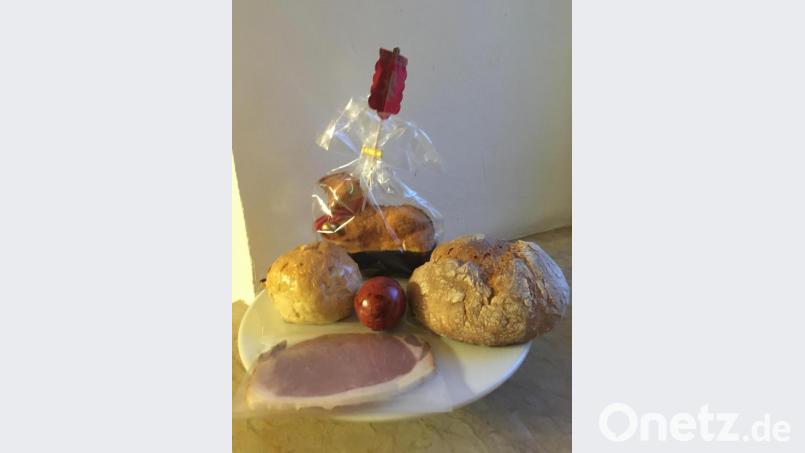 Der Inhalt der Papiertüten, das Osterfrühstück Bild: sl