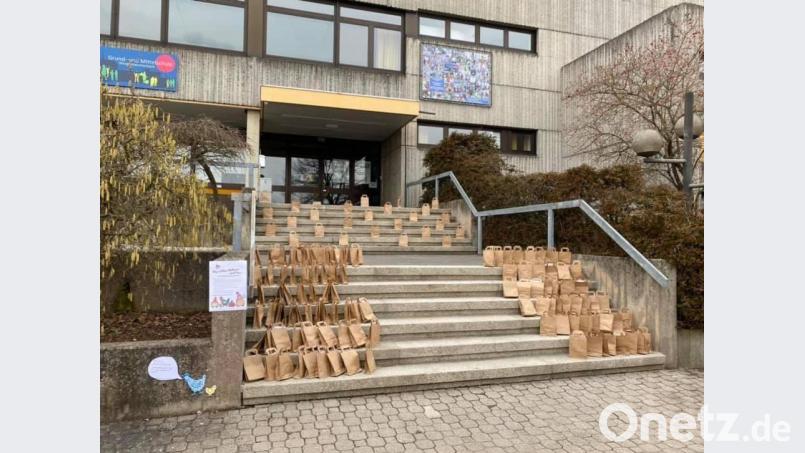 Die Osteraktion des Ortsjugendwerks der AWO Windischeschenbach kommt sehr gut an. Bild: Lena Zeitler/exb