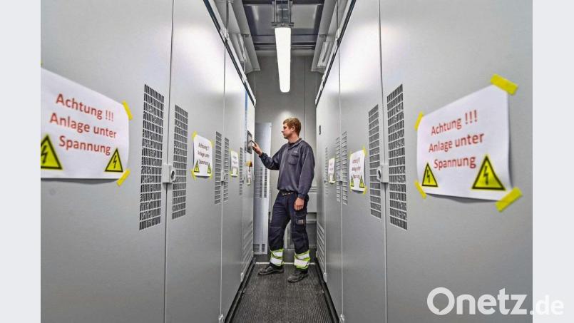 Wenn die Riesenbatterie voll aufgeladen ist, stecken 10,2 Megawattstunden Energie in ihr. Bild: Florian Miedl