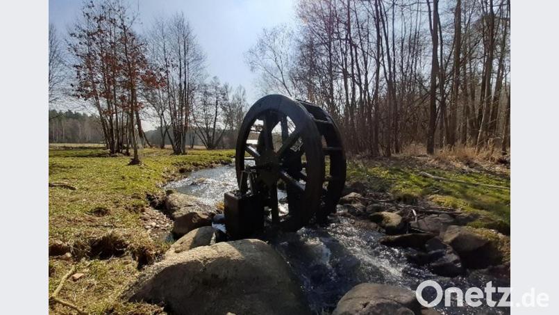 Das Wasserrad am Besinnungspfad &quot;Wasser in den Weltreligionen&quot;. Bild: Bettina Hoyer/exb