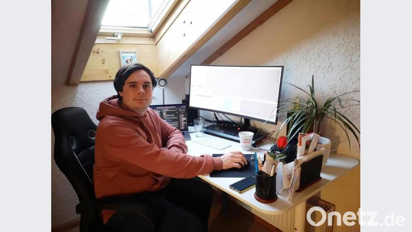 „Gerade in der Softwarentwicklung sind alle Tools von Haus auf kollaborierendes Arbeiten ausgelegt“, so Michael Gmeiner. Deswegen ist das Arbeiten im Home-Office für ihn kein Problem. Bild: exb/Michael Gmeiner