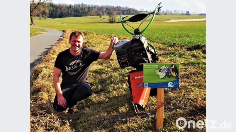 LBV-Mitglied Manfred Häring schwört auf umweltfreundliche Arbeit mit dem Balkenmäher. Mulchmäher hält er aus verschiedenen Gründen für ungeeignet Bild: jml