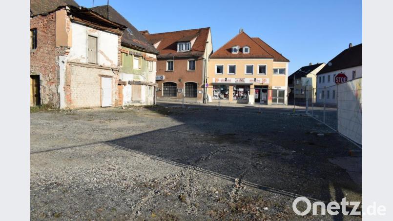 Die freie Fläche zwischen Altbau und Kreuzung könnte eine Visitenkarte für den Eingang zur Altstadt werden. Bild: bnr