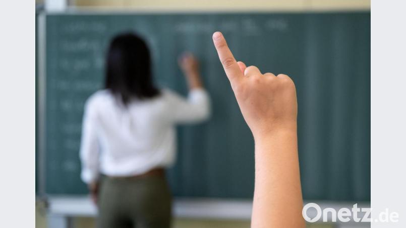 Auch die Lehrer wünschen sich, dass der Unterricht bald wieder in Präsenz stattfindet, doch für die Vertreter der BLLV-Kreisverbände in Amberg und Amberg-Sulzbach sind viele Bedingungen für Präsenzunterricht nach wie vor nicht geklärt. Symbolbild: Marijan Murat/dpa