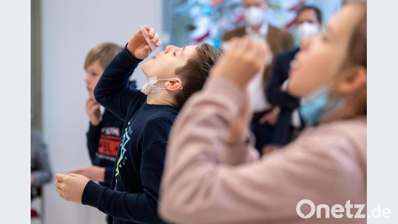 Zum Schulstart nach den Osterferien führt Bayern eine allgemeine Testpflicht für Schüler und Lehrkräfte ein. Symbolbild: Matthias Balk