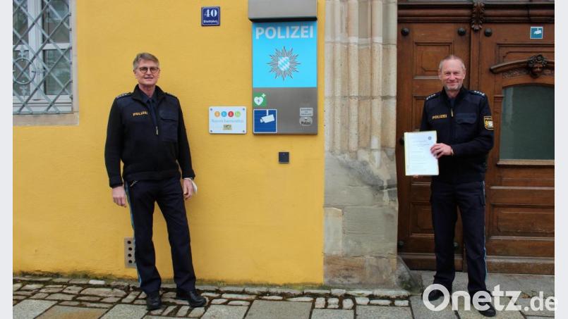 Bernhard Gleißner (rechts), Chef der PI Kemnath, und sein Stellvertreter Dieter Striegl stellten die Kriminalitätsstatistik für das Jahr 2020 vor. Bild: stg