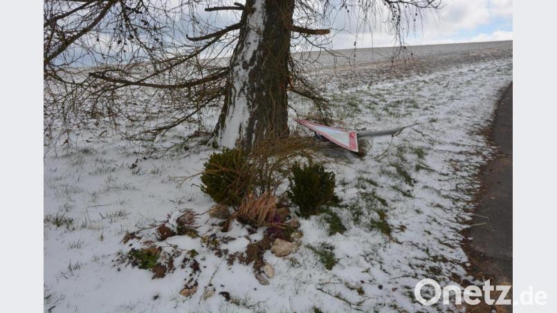 So sah es nach dem Abtransport des beschädigten Kreuzes an der Unfallstelle aus. Bild: jr