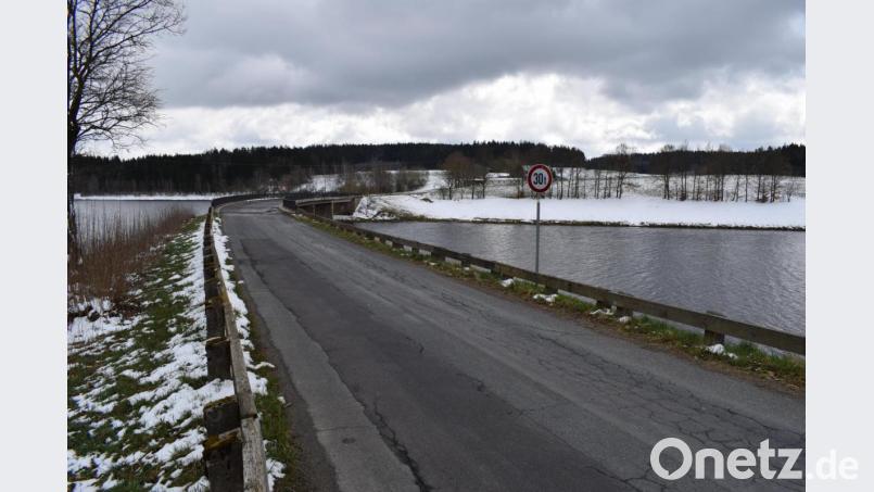 Die Ortsverbindungsstraße Ödschönlind-Dürnkonreuth-Stein mitsamt der Stauseebrücke ist der größten Posten des Haushalts 2021. Rund 2 Millionen Euro gibt der Markt heuer dafür aus. Insgesamt kostet das Vorhaben 11,3 Millionen Euro. Bild: szl