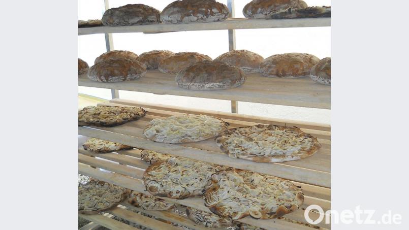 Selbst gebackenes Holzofenbrot und Zwiebelkuchen gibt es noch heute beim Backofenfest des Heimatvereins in Grafenwöhr. Schon vor Jahrhunderten legten die Frauen selbst Hand an – ansonsten gab es keines. Archivbild: Kultur- und Militärmuseum Grafenwöhr