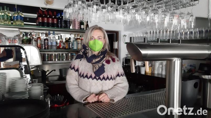 Auch Lenka Dreythaller darf keinen Gast bedienen. Bild: Kunz