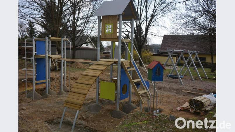 Mehr als 23 300 Euro hat die Marktgemeinde Konnersreuth in neue Gerätschaften für den Spielplatz „Gesteiner“ investiert. Bild: jr