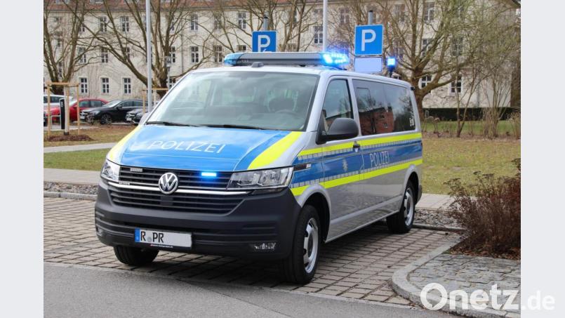 Mehrere Oberpfälzer Polizeidienststellen haben neue Kombi-Dienstfahrzeuge erhalten, auch die Amberger Polizisten dürfen sich über ein neues Gefährt freuen. Bild: Polizeipräsidium Oberpfalz