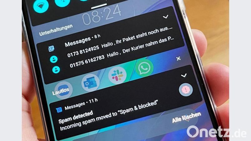 Finger weg: Wer aktuell solche oder ähnliche SMS bekommt, löscht sie besser sofort und klickt keinesfalls auf Links. Symbolbild: Till Simon Nagel