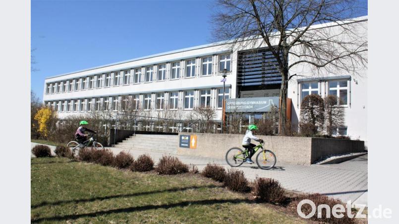 Auch am Oberviechtacher Ortenburg-Gymnasium kehren einige Schüler wieder zurück in den Unterricht. Archivbild: lg
