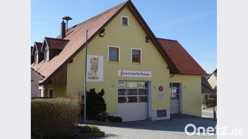 Die Feuerwehr Dürnsricht braucht ein neues Löschfahrzeug. 400 000 Euro stehen dafür in der Haushaltsfortschreibung für 2022. Doch bis es zur Auslieferung kommt, werden noch mehrere Jahre vergehen. Bild: Houschka