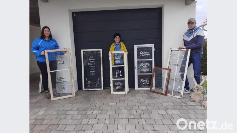 Bei der Spendenaktion dabei (von links): Jenny Rumpler, Michaela Leitl und Johannes Rumpler. Bild: Fraunholz/FLIKA/exb