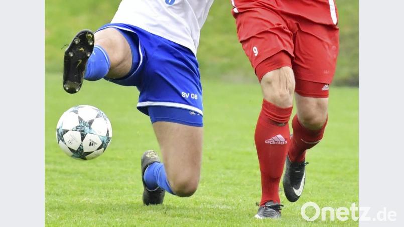 In der Saison 2019/21 wird wohl nicht mehr gegrätscht: Der Fußballverband bereitet den Saisonabbruch per Vereinsbefragung vor. Bild: Ziegler