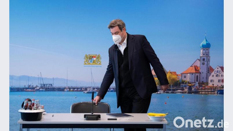 Ministerpräsident Markus Söder kommt vor Beginn einer Kabinettssitzung in den Videoraum in der Staatskanzlei. Die Sitzung zur weiteren Entwicklung der Corona-Lage in Bayern fand als Videokonferenz statt. Bild: Sven Hoppe/dpa