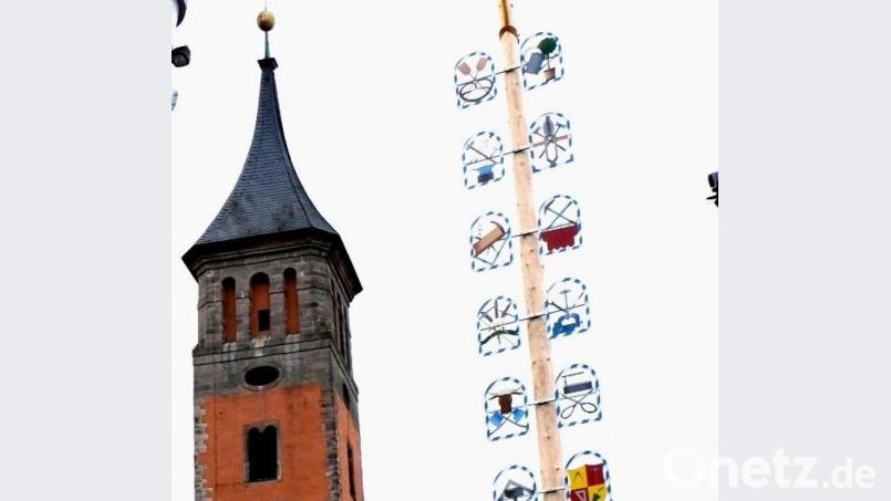 Wie so viele Vereinsfeste und traditionelle Veranstaltungen, so muss auch wie schon im vergangenen Jahr, der Maimarkt durch den Flosser Gewerbering ausfallen. Es wird auch heuer wieder keinen Maibaum geben. Archivbild: le