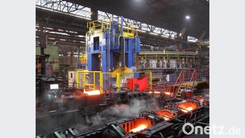 Die im März 2018 in Betrieb genommene 1000-Tonnen-Presse gehört zu den dringend notwendigen Modernisierungen. Bild: Rohrwerk Maxhütte