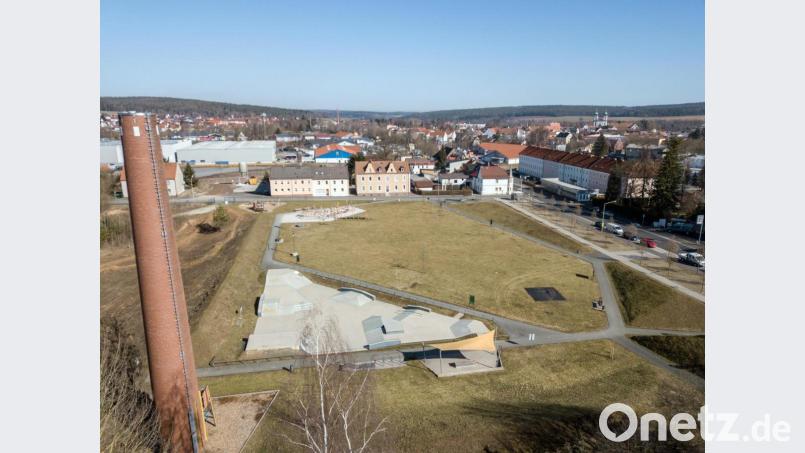 Wo früher das Werk B der Porzellanfabrik Bareuther stand, ist ein attraktives Freizeitgelände mit Skatepark entstanden. Die Anlage ist ein Beispiel für die Maßnahmen in den vergangenen Jahren, für die die Stadt Waldsassen das Gütesiegel erhielt. Bild: dtr