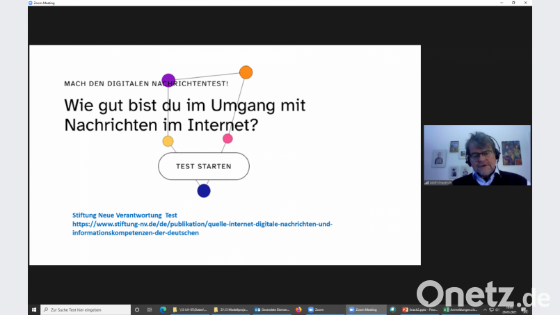 Verschwörungsmythen und Fake News auf den Punkt gebracht von Friedrich Wölfl. Bild: Christina Ponader/Netzwerk Inklusion/exb