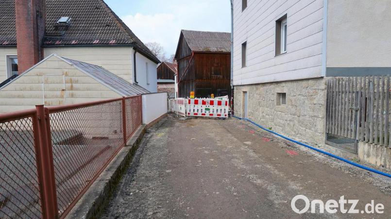 Trotz beengter Verhältnisse durch Gebäude an der Einfahrt zur Gemmingen-Straße wird die neue Sonnengasse eine Fahrbahnbreite von drei Metern erhalten. Bild: bsc