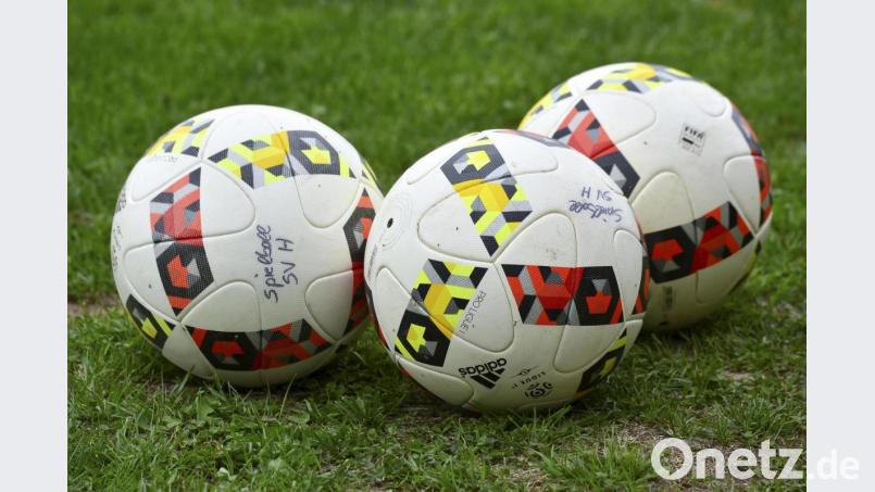 Rollen in der aktuellen Fußball-Saison noch einmal die Bälle? Symbolbild: zg