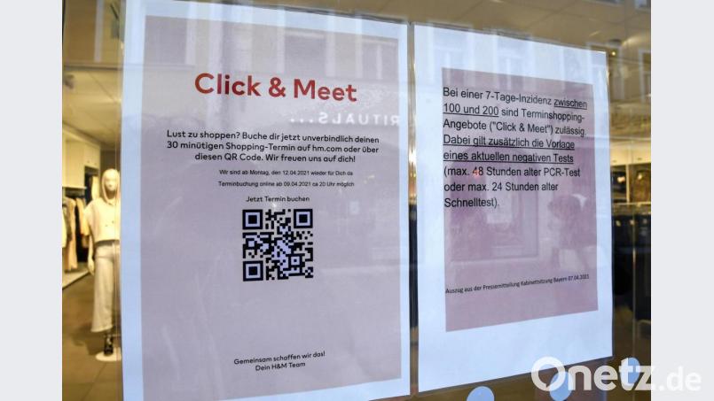 Termin im Geschäft buchen, aktuelles negatives Corona-Testergebnis mitbringen – und dann im Laden einkaufen: So funktioniert &quot;Click &amp; Meet&quot;. Damit es noch ein bisschen einfacher wird, eröffnen in den nächsten Tagen zwei neue Teststellen in der Altstadt. Bild: Petra Hartl