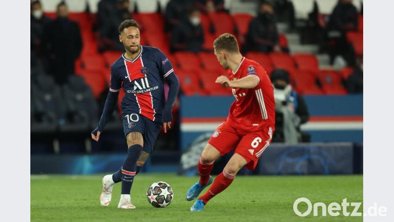 Neymar von PSG (l) und Münchens Joshua Kimmich kämpfen um den Ball. Foto: Sebastien Muylaert/dpa Bild: Sebastien Muylaert