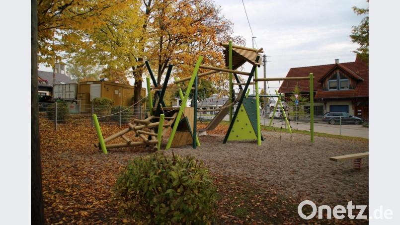 „Fiasko Ciungla“ nennt sich die Spielgeräte-Kombi, die der Gemeinderat für den Abenteuerspielplatz Wurz anschaffen will. „Ein bisschen was Verrücktes“, wie der Jugendbeauftragte Thomas Mathes sagt. Bild: Ernst Maier Spielplatzgeräte GmbH/exb