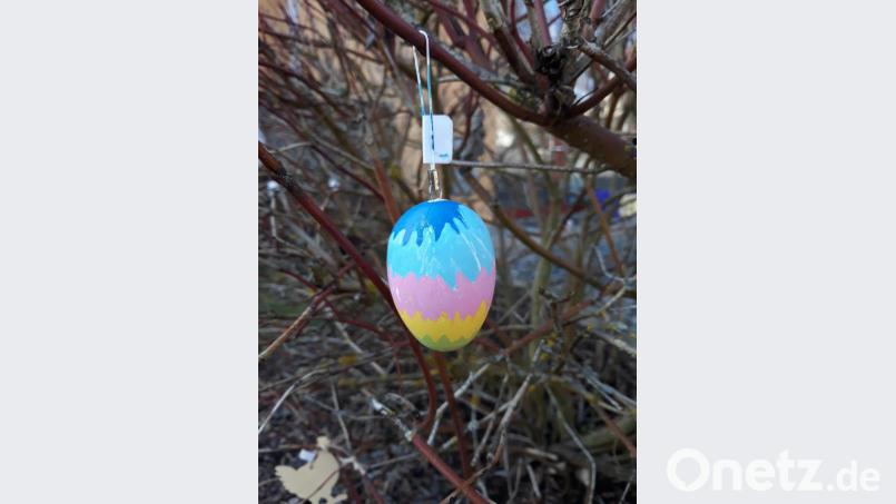 Sehr kreativ waren die Kinder beim Bemalen der Plastikeier. Bild: lep