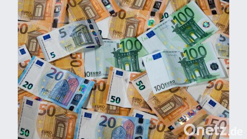 Die Steuereinnahmen schwinden im zweiten Jahr der Corona-Pandemie - auch in Weiden. Bild: Jens Büttner/dpa