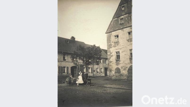 Am Brunnen vor dem Rathaus holten die Grafenwöhrer bis 1934 ihr Wasser. Bild: info[at]museum-grafenwoehr[dot]de