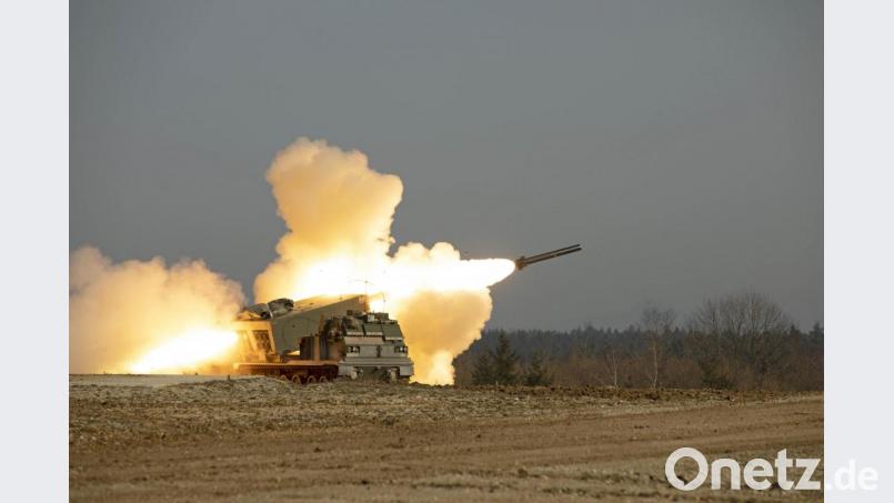 Diese Rakete feuern die Soldaten des 41st Field Artillery Brigade am 24. Februar auf dem Truppenübungsplatz Grafenwöhr ab. Später im Jahr wird die Brigade nach Bulgarien und Estland verlegen, um die große US-Übung &quot;Defender Europe21&quot; zu unterstützen. Bild: Maj. Joseph Bush