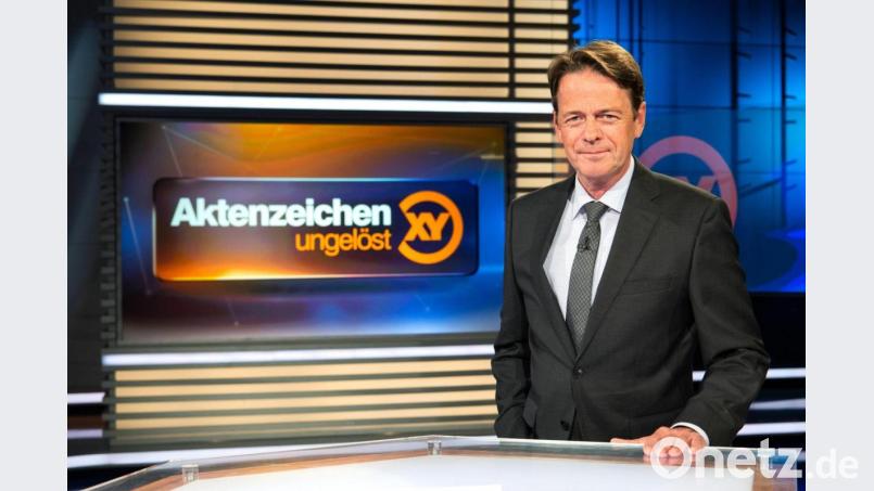 ZDF-Moderator Rudi Cerne im Studio der Sendung „Aktenzeichen XY ... ungelöst“. Foto: Sina Schuldt/dpa/Archivbild Bild: Sina Schuldt