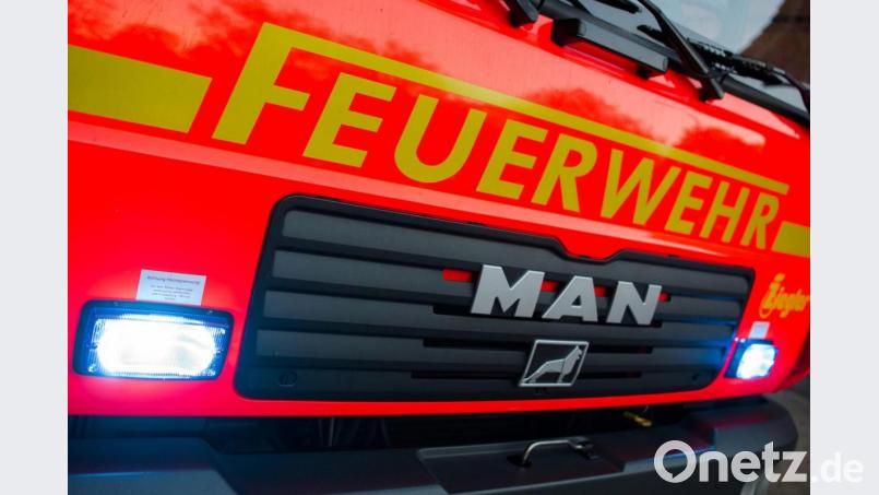 Ein Löschfahrzeug der Feuerwehr. Foto: Daniel Bockwoldt/dpa/Symbolbild Bild: Daniel Bockwoldt