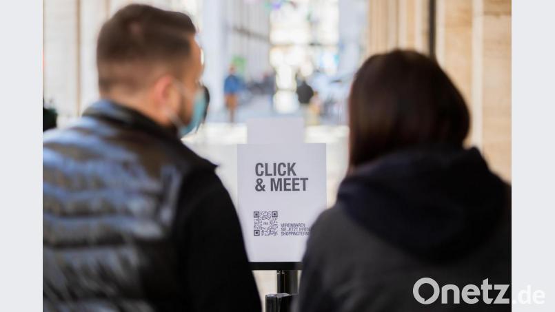 Beim Terminshopping sind ab Montag im Landkreis Tirschenreuth keine Tests mehr nötig. Symbolbild: Christoph Soeder/dpa