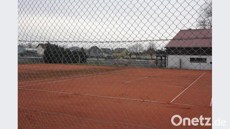 Sechs Tennisplätze auf Sand und zwei Hartplätze nennt der ATSV sein Eigen. Derzeit ruht aber der Spielbetrieb. Bild: kro