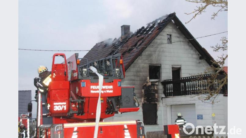 Zahlreiche Einsatzkräfte waren bei dem Brand in Eigelsberg im Einsatz. Bild: frd