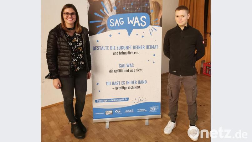 &quot;Sag was&quot;: Die Botschaft bei der Auftaktveranstaltung für Jugendbeauftragte im vergangenen Jahr erneuern Maria Siegert und Konrad Kohl für die Dorferneuerung in Neukirchen, bei der auch junge Leute ihre Gedanken einbringen sollen. Archivbild: Peter Achatzi/exb