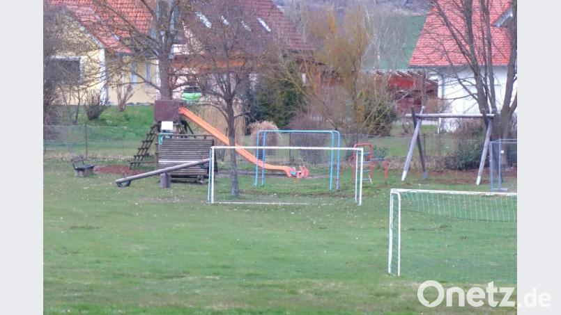 Etwas Besonderes ist der Spielplatz im Waidhauser Ortsteil Hagendorf bislang nicht. Die Vorbereitungen für ein ganz besonderes Areal mit vielen neuen Ideen sehen aber noch heuer einer Verwirklichung entgegen. Bild: fjo