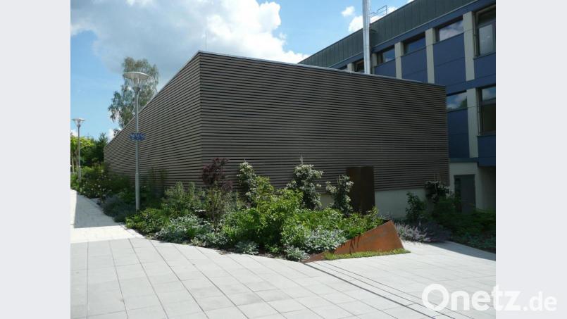 Das Biomasseheizwerk Kümmersbruck: Investor und Betreiber dieser Anlage ist der kommunale Eigenbetrieb Wasser und Energie Kümmersbruck (WEK). Die Anlage ist mit einem Biomassekessel mit einer Nennleistung von 850 Kilowatt ausgestattet. Bild: e