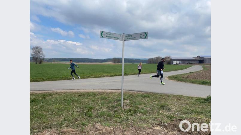 Absolut Corona-konform war der erste Ammersrichter Kirwalauf, bei dem jeder Teilnehmer seine Startzeit und seine Strecke selbst wählen konnte, um eine Massenansammlung zu verhindern. Bild: ads