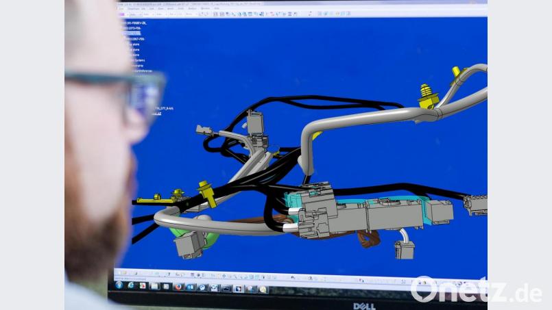 CAD-Arbeitsplatz bei Nexans autoelectric in Floß. Bild: Frank Huebler