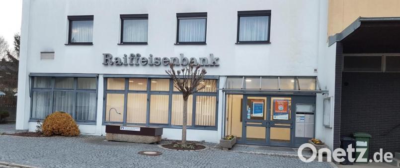 In der Filiale der Volksbank Raiffeisenbank Nordoberpfalz in Bad Neualbenreuth gibt es seit Anfang April keinen Schalter mehr. Bild: kaz