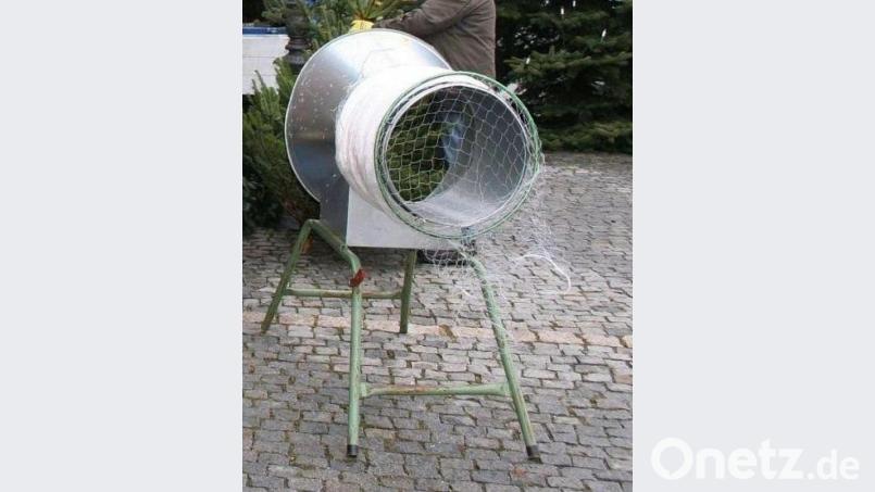 Der Diebstahl eines Einnetzgerätes für Weihnachtsbäume im Dezember floss ebenso in die Kriminalstatistik der Polizei Eschenbach ein, wie Unfälle und Delikte gegen Leib und Leben. Symbolbild: gz